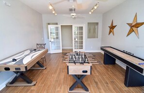 Spielezimmer