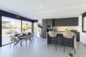 In-room dining - Majestic Greens by Fidalsa (Algorfa)