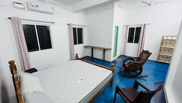 4 habitaciones, caja de seguridad en la habitación y escritorio