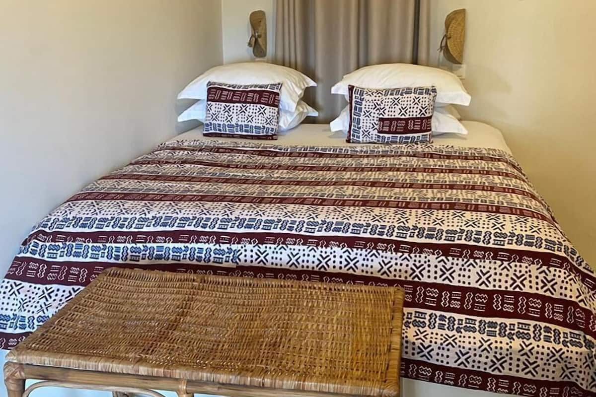 Escritorio, espacio para trabajar con un portátil, wifi gratis