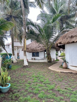 Exterior - Oasis Beach Resort (Cape Coast)