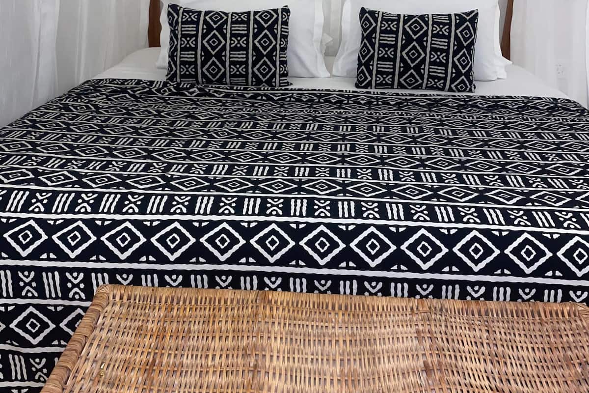 مكتب ومساحة عمل للكمبيوتر المحمول وواي فاي مجانًا