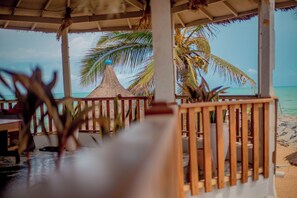 Exterior - Oasis Beach Resort (Cape Coast)