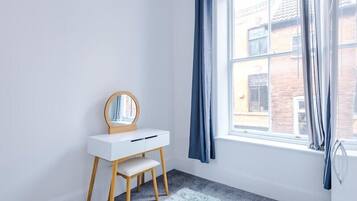 Apartamento | Zona de estar | Televisión LCD de 40 pulgadas con canales por cable