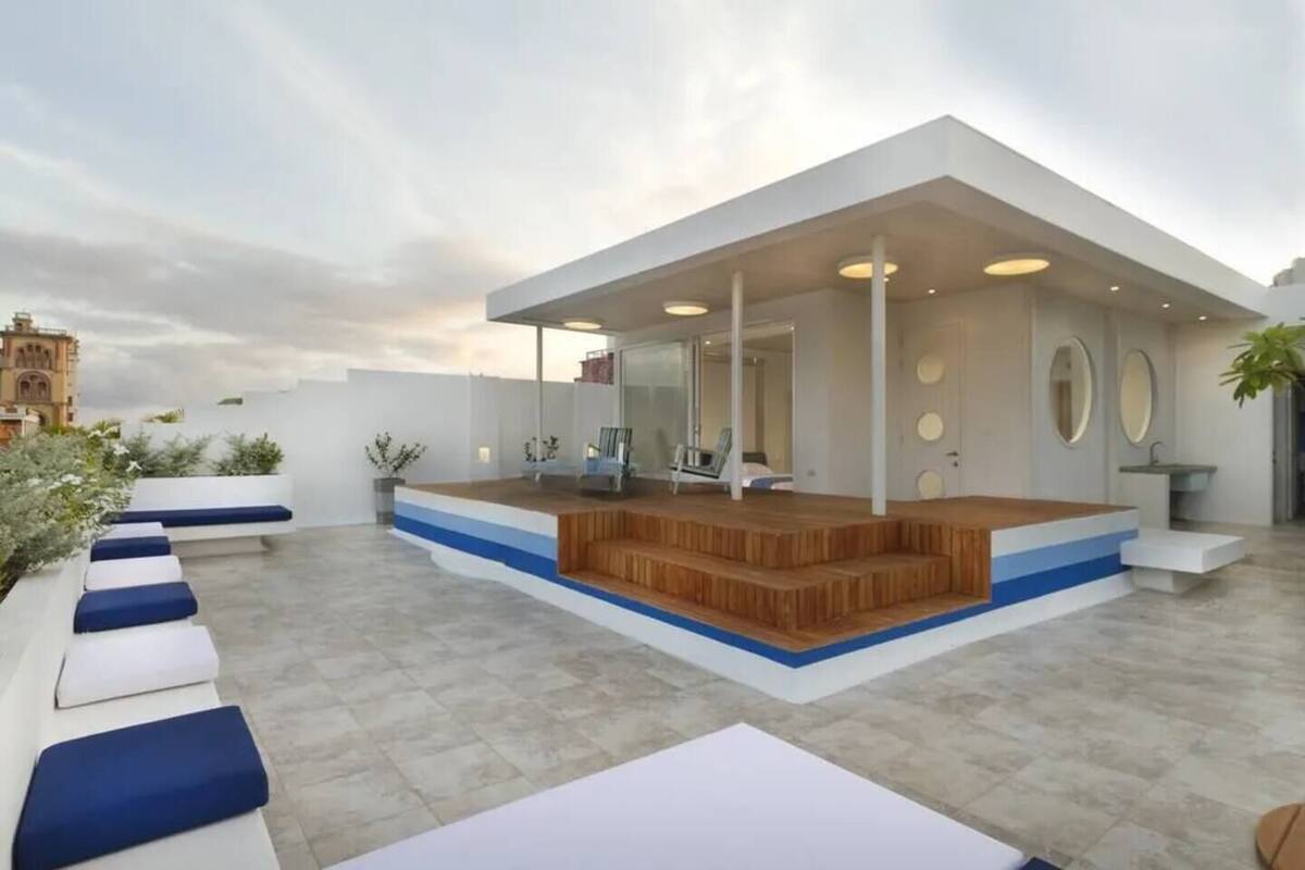 Luxury Suite, City View