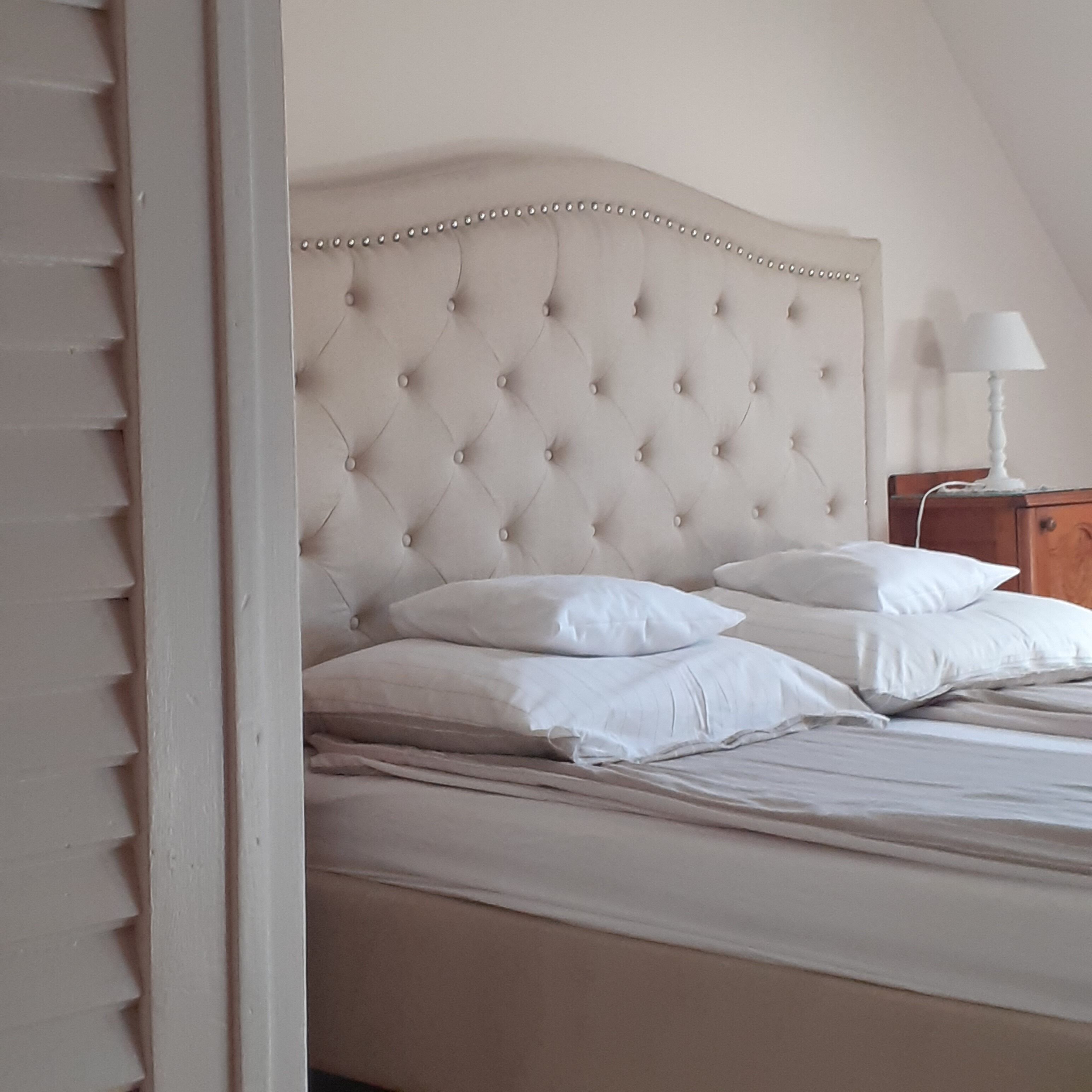 4 soverom, strykejern/-brett, wi-fi og sengetøy