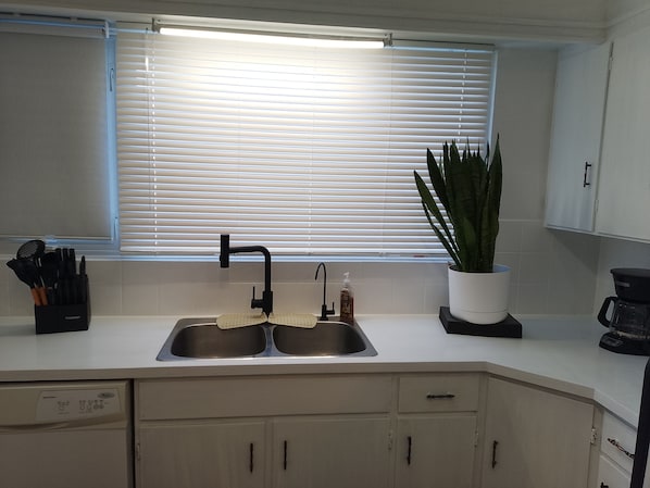 Microwave, oven, stovetop, dishwasher