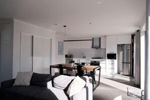 Room - Snowy Peak Apartment (Lake Tekapo)
