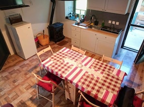 Kühlschrank, Mikrowelle, Herdplatte, Toaster