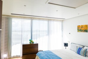 2 多间卧室、熨斗/熨衣板、WiFi、床单