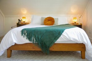 3 habitaciones, escritorio, tabla de planchar con plancha y wifi 