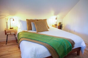 3 Schlafzimmer, Schreibtisch, Bügeleisen/Bügelbrett, WLAN