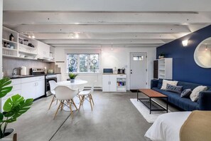 Interior - The Hendrix House Studio w/Loft|Mins To Downtown (Vancouver)