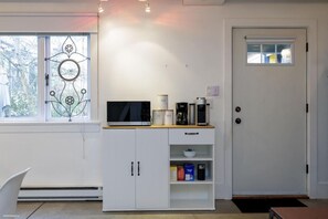 Interior - The Hendrix House Studio w/Loft|Mins To Downtown (Vancouver)