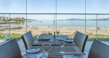 Kitsilano Getaway - Near Beach - 10 min to Downtown