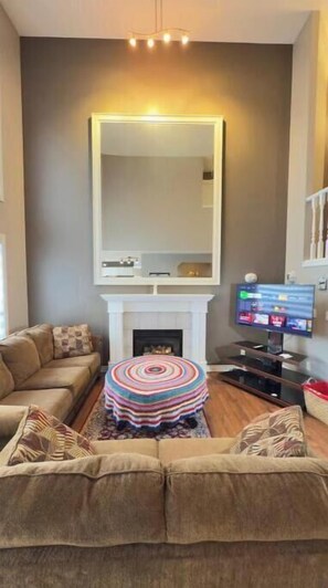 Interior - The Ridge Escape-3BR Deluxe Stay (Calgary)