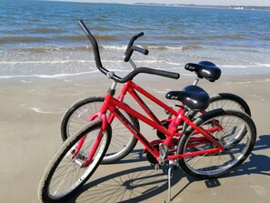 Espreguiçadeiras, toalhas de praia 