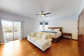 3 bedrooms, travel cot, WiFi, bed sheets