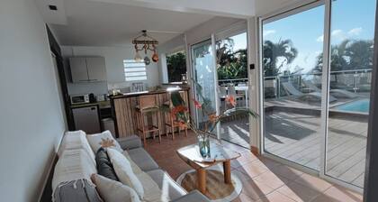 Bel Appartement avec piscine privée , vue mer exceptionnelle