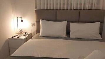 2 bedrooms, iron/ironing board, WiFi, bed sheets