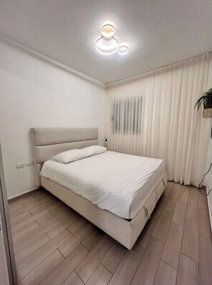 2 室のベッドルーム、アイロン / アイロン台、WiFi、ベッドシーツ