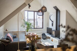 Penthouse, 2 Bedrooms | Individually decorated, individually furnished, iron/ironing board