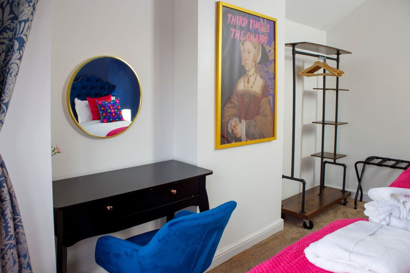 6 sovrum, skrivbord, strykjärn/strykbräda och resesäng