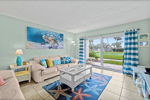 TV connectée, lecteur de DVD, livres