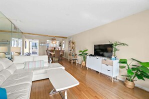 Smart TV, offices