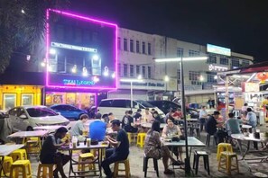 Outdoor dining - SG Hotel Johor Bahru (Johor Bahru)