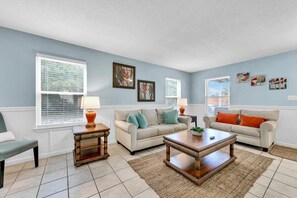 House, Multiple Beds (Sand Dollar) | Living area