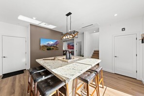 Interior - B - New Townhome with Pool, Downtown 1 Block From Restaurants, Pickle ball! (Hurricane)