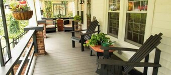 Cozy 2-bedroom bungalow in lovely Winston-Salem