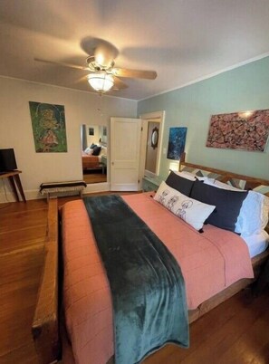 2 chambres, fer et planche à repasser, Wi-Fi, draps fournis