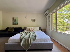 1 bedroom, desk, iron/ironing board, free WiFi