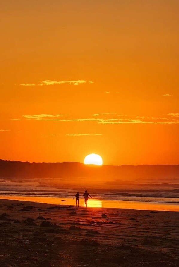 بالقرب من الشاطئ