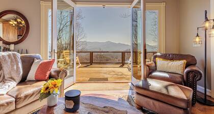 Smoky Mountain High Hot Tub Mtn Views 2 miles to Polar Express, Bryson City