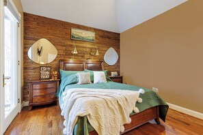 3 habitaciones, tabla de planchar con plancha, wifi y ropa de cama 