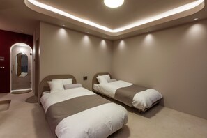 高级房 | 特色家居、遮光窗帘、免费 WiFi、床单