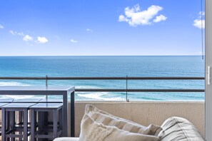 Property grounds - Comfy 3 Bedroom Ocean View Apartment - Q Stay. Zenith 2004 - 5N - NB (Surfers Paradise)
