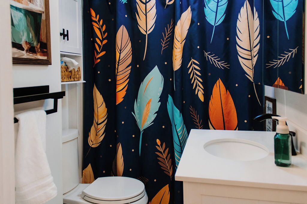 Towels, soap, shampoo, toilet paper