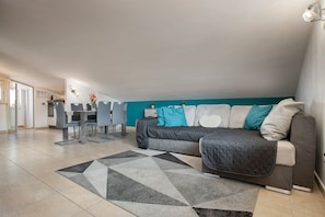 Living area - Fiumicino Airport 4 min,,, Relax and Comfort (Lazio)