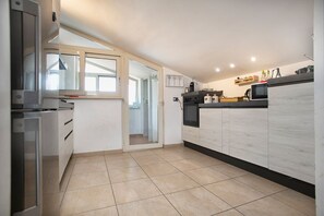 Fridge, microwave, oven, stovetop