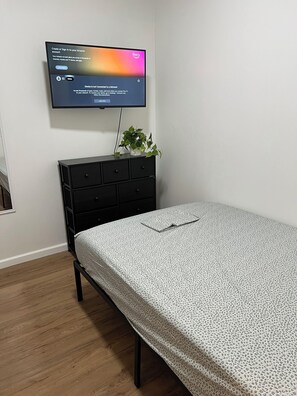 1 bedroom, iron/ironing board, WiFi
