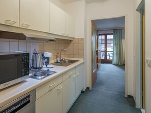 Fridge, microwave, stovetop, dishwasher - Comfortable, bright 2-room apartment (Waldkirchen)