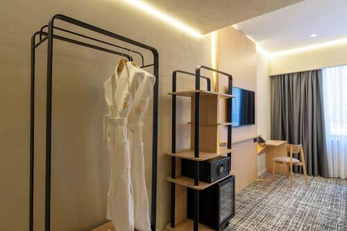 Habitació estàndard | Minibar, caixa forta a l'habitació i escriptori