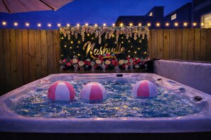 Bain à remous extérieur