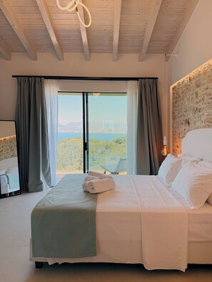 4 bedrooms, iron/ironing board, travel crib, free WiFi