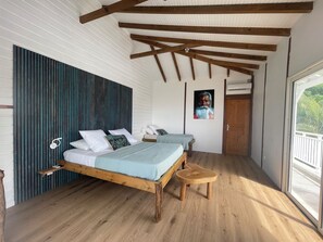 2 slaapkamers, een strijkplank/strijkijzer, wifi, beddengoed