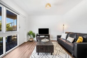 Room - Gateway Retreat Near Flinders Uni & Hospital (Bedford Park)